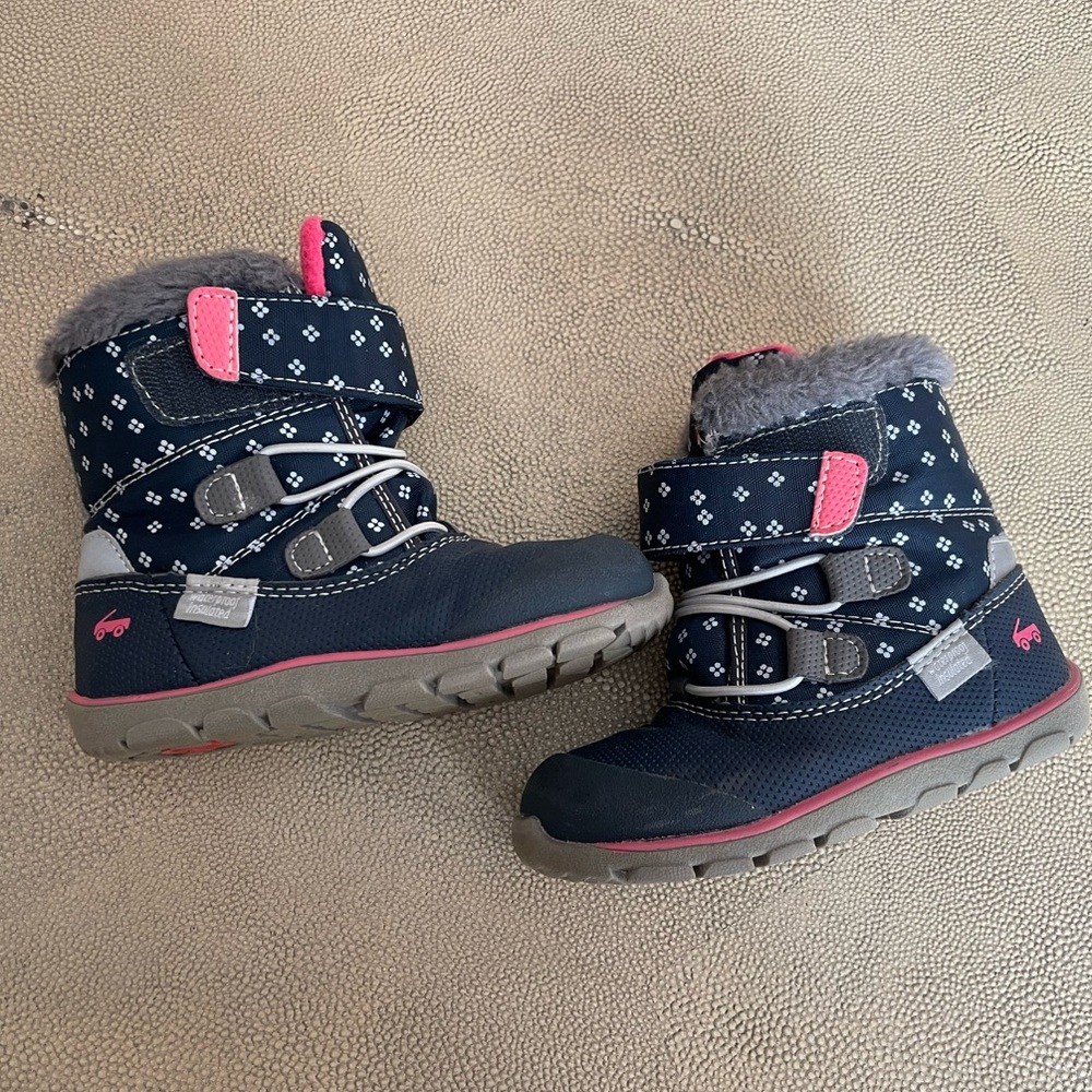 See Kai Run Gilman Navy & Pink Toddler snow boots size toddler 8 - runs small